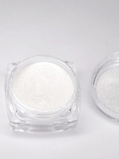 Kynsipuuteri silver pearl
